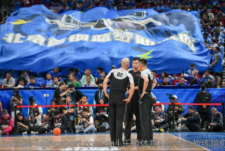 乐竞体育app专业教练陪你训练成长